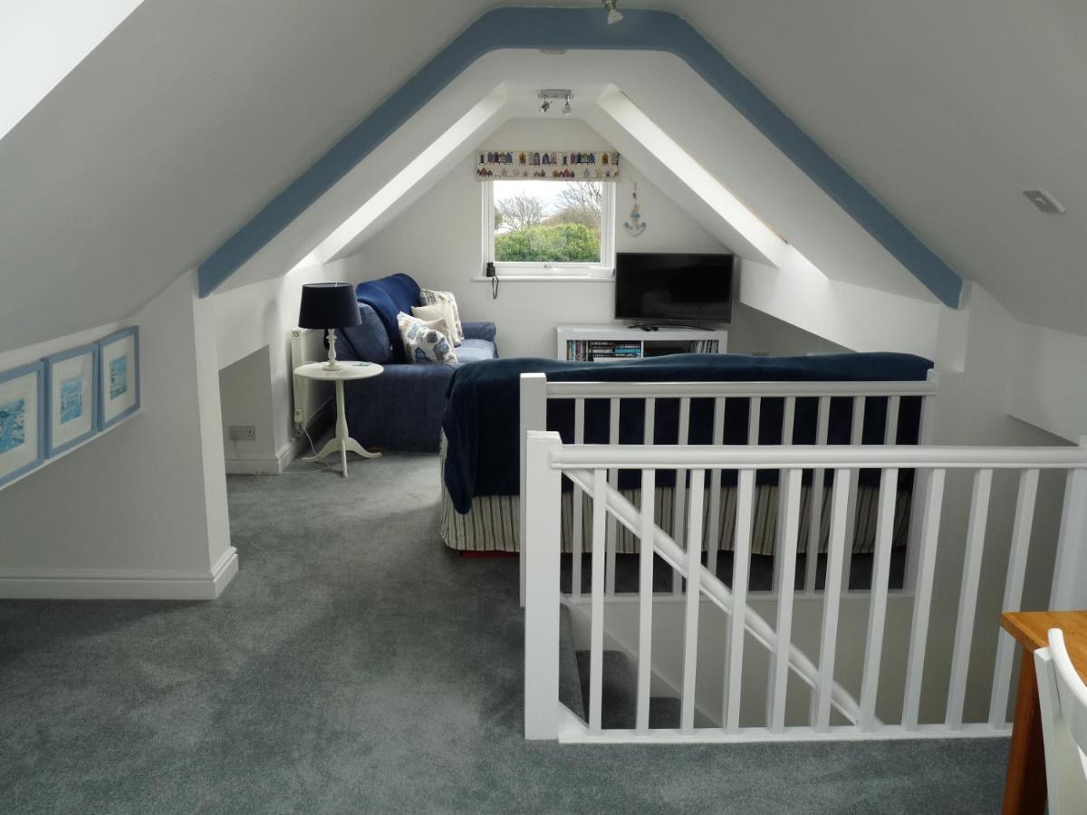Gwyndaf Holiday Cottage Llangoed Exterior photo