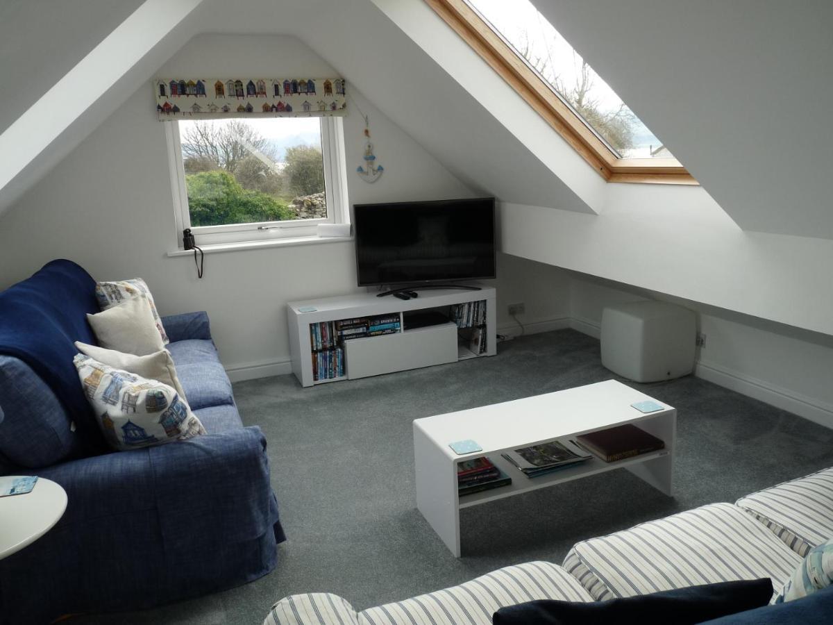 Gwyndaf Holiday Cottage Llangoed Exterior photo